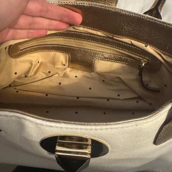 Kate Spade Ivory and Gold handbag. - Picture 4 of 6
